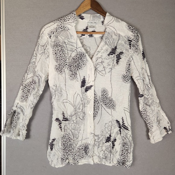 Citron‎ Blouse Women's M White Floral Butterfly Print Crinckle Button Down Arsty - Picture 1 of 8